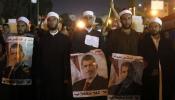 Mursi sigue retenido en paradero desconocido mientras el Gobierno no le reconoce como "preso político"