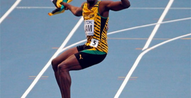 Bolt supera a Carl Lewis