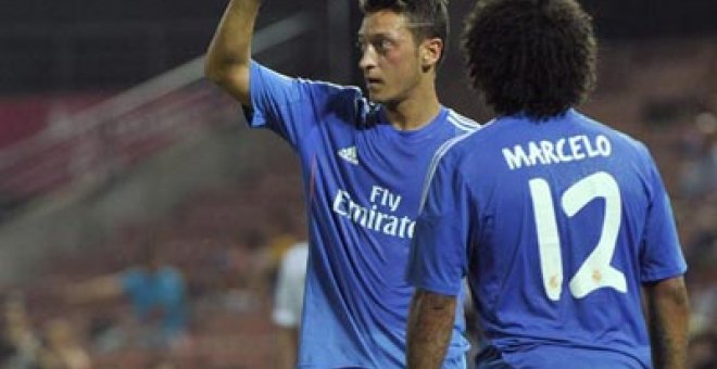 Özil dice que se queda en el Madrid