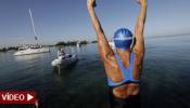 Una nadadora de 64 años recorre los 166 kilómetros desde Cuba a Florida