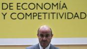 Guindos, triunfalista, asegura que "España deja la recesión atrás"