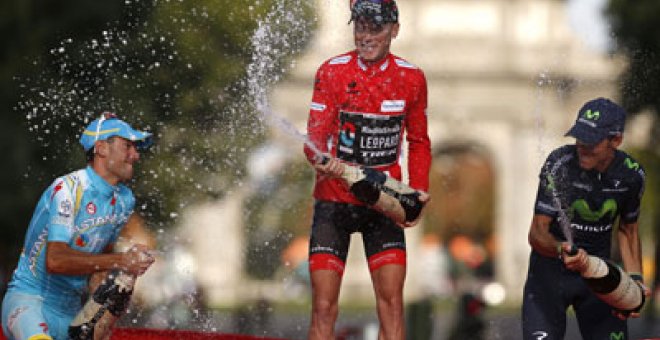 El estadounidense Chris Horner gana la Vuelta con casi 42 años