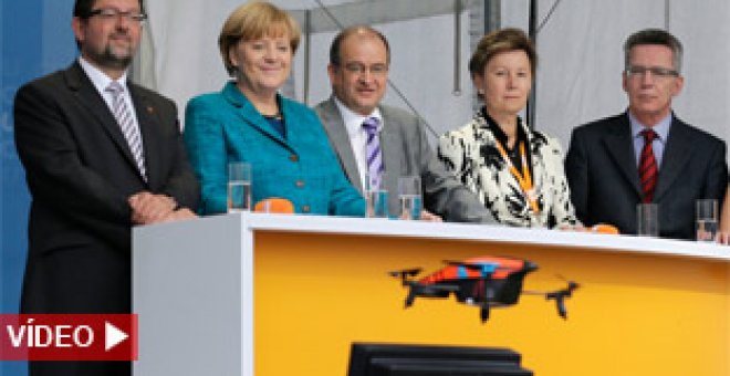 El Partido Pirata teledirigió el avión que aterrizó en un mitin de Merkel