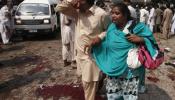 Mueren casi 80 personas en un doble atentado suicida contra una iglesia cristiana en Pakistán