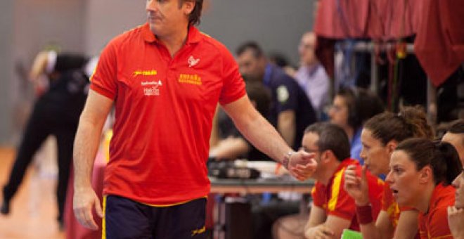 Jorge Dueñas: "Mis jugadoras se niegan a perder la humildad"