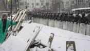 Un aviso de bomba obliga a la Policía a evacuar tres estaciones de metro en Kiev