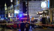 Casi cien heridos tras derrumbarse parte del techo del teatro Apollo de Londres en plena función