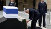 Miles de personas acuden a despedir a Ariel Sharon