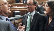 PP y PSOE abren la vía a un pacto anticorrupción de todos los grupos