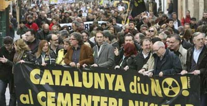 El Parlament catalán solemniza por amplia mayoría su no al ATC