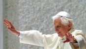 La Santa Sede cree que involucrar a Ratzinger en los casos de pederastia es "calumnioso"