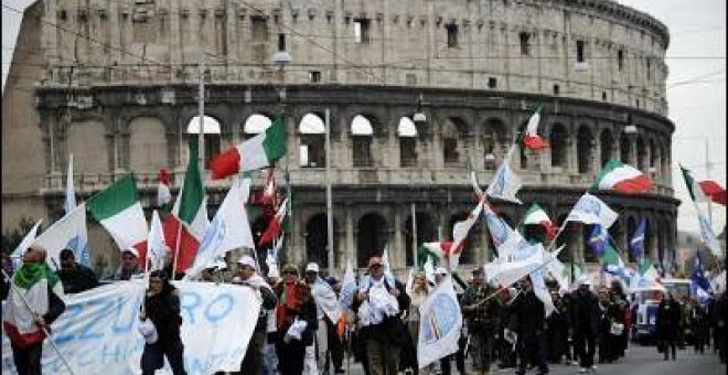 Berlusconi arrastra a pocos fieles a la "marcha del amor"