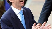 Aznar acusa al socialismo de "adicto al gasto, al déficit y a los altos impuestos"