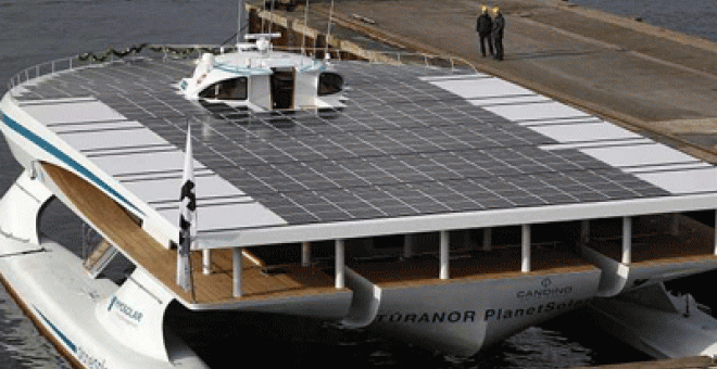 El barco solar más grande del mundo se llama 'Planet Solar'