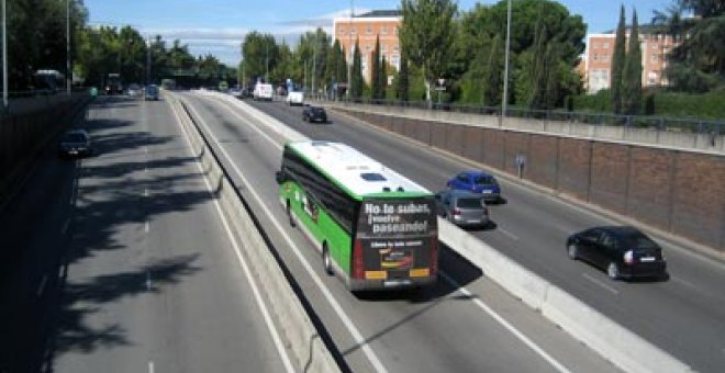 Guerra contra las licencias de autobús prorrogadas a dedo