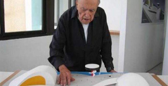 El arquitecto Oscar Niemeyer, hospitalizado