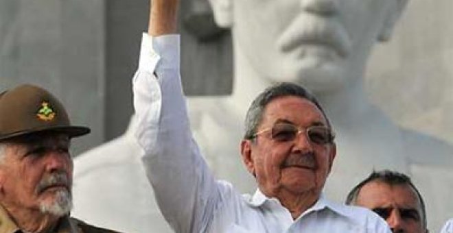 Castro destituye a un vicepresidente y al ministro del Azúcar