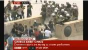 La protesta social se cobra tres víctimas mortales en Atenas