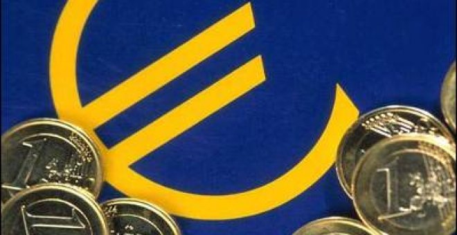 El euro alcanza su cotización más baja en cuatro años