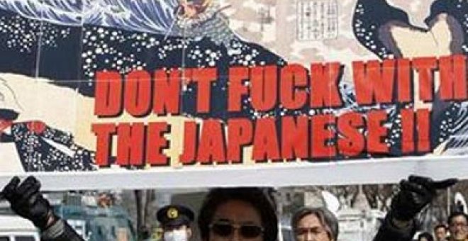 Australia denuncia a Japón por cazar ballenas