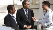 Zapatero le explicará a Revilla en julio el futuro del AVE cántabro