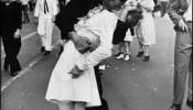 Muere la mujer de la foto de 1945 del beso en Times Square