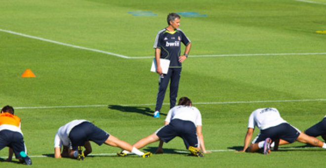 Mou, pocas palabras y mucho balón