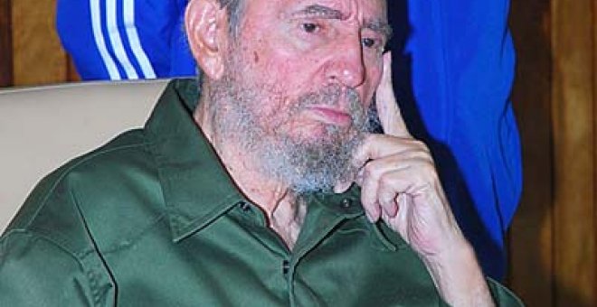 Fidel Castro vuelve a aparecer en público