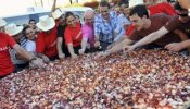 Un pueblo gallego prepara la tapa de pulpo más grande del mundo