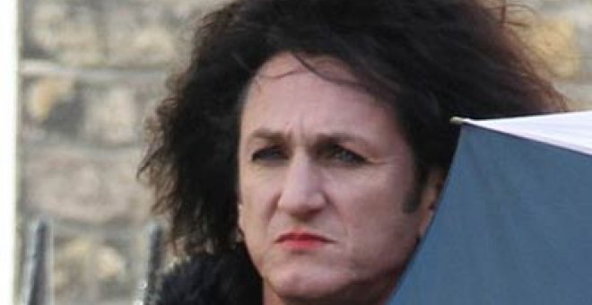 Sean Penn se mete en la piel de un rockero atormentado