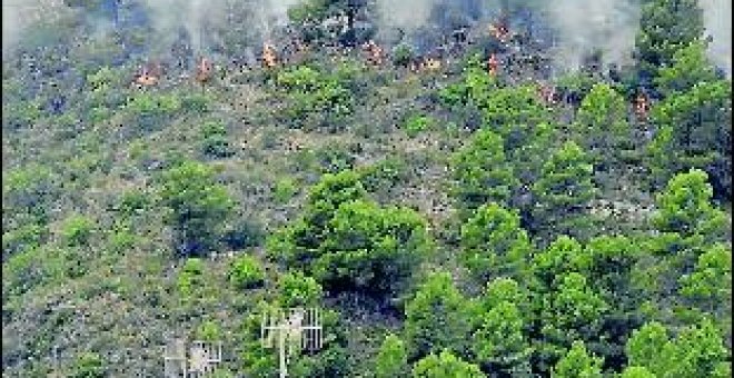 El fuego arrasa 2.457 hectáreas en Valencia