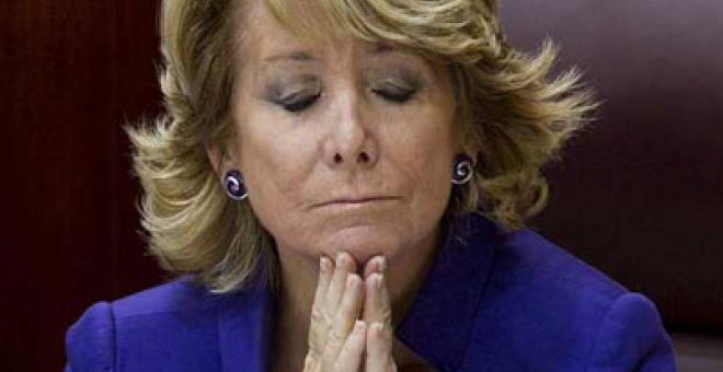 Esperanza Aguirre recurre a Paris Hilton para criticar al PSOE
