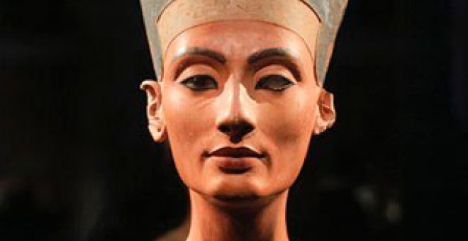 Nefertiti, un poco de Photoshop a la egipcia