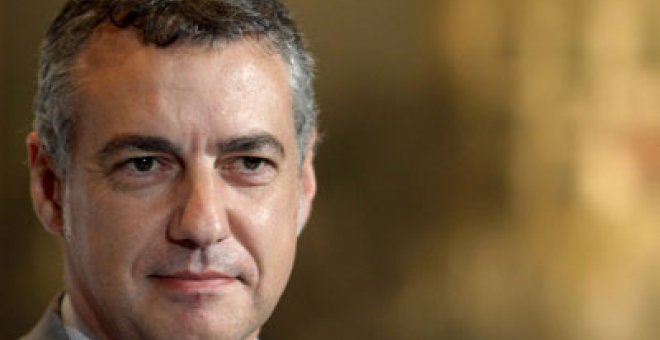 "El PNV no es ni el salvavidas de Zapatero ni la escalera de Rajoy"