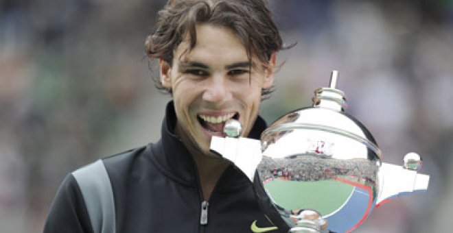 Nadal arrolla a Monfils y gana en Tokio