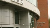 La BBC se ve obligada a reducir sus ingresos