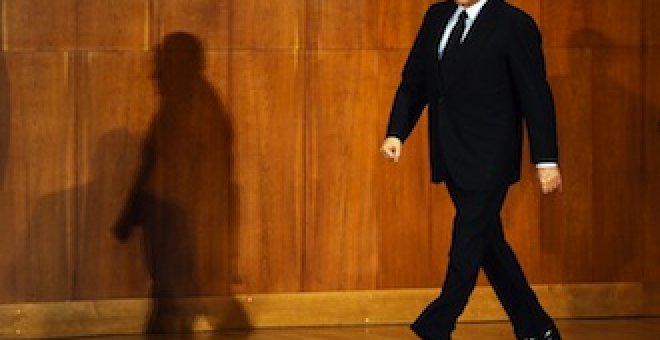 La oposición presenta una moción de confianza contra Berlusconi