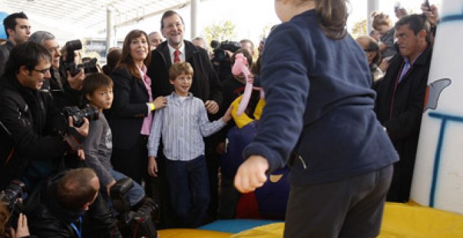 El PP saca la chequera para captar el voto de las familias tradicionales