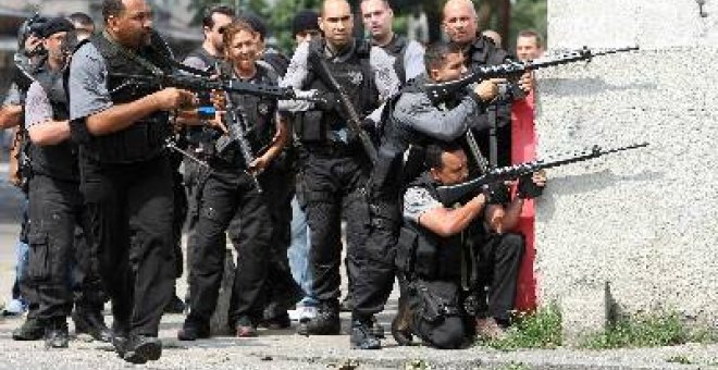 La Policía se toma el fortín de los "narcos" en Río de Janeiro en una batalla urbana