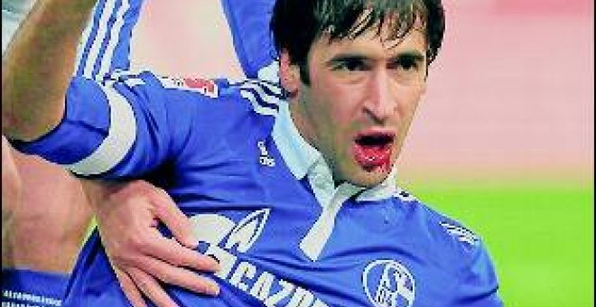 Raúl desangra al Bayern