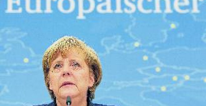 Merkel admite que el fondo de rescate se use para deuda