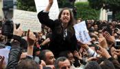 La oposición política de Túnez va a remolque de las protestas callejeras