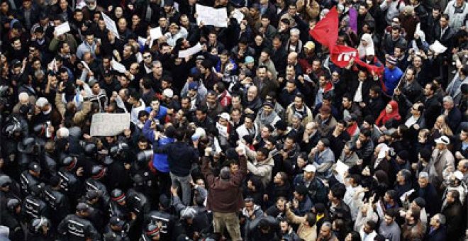 El partido del dictador tunecino entra en una agonía irreversible
