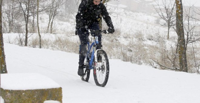 El fin de semana arranca con riesgo de nieve en 13 comunidades