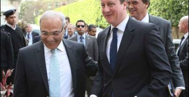 Critican a Cameron por su gira para vender armas a los países árabes