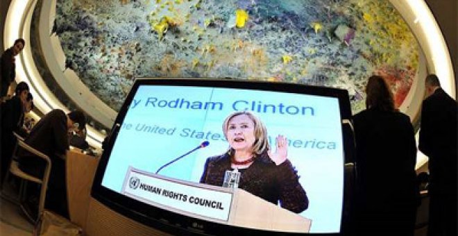 Clinton: "Gadafi debe rendir cuentas por sus actos"