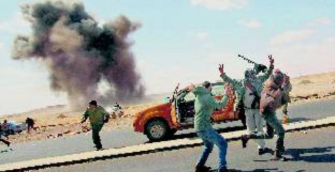 Los jefes rebeldes dan 72 horas a Gadafi para que abandone el poder