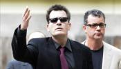 Charlie Sheen demanda a Warner Bros. por 100 millones de dólares