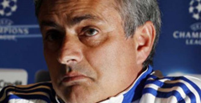 Mourinho: "A lo mejor nos encerramos"