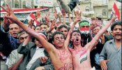 Saleh negocia su abandono del poder ante la presión popular